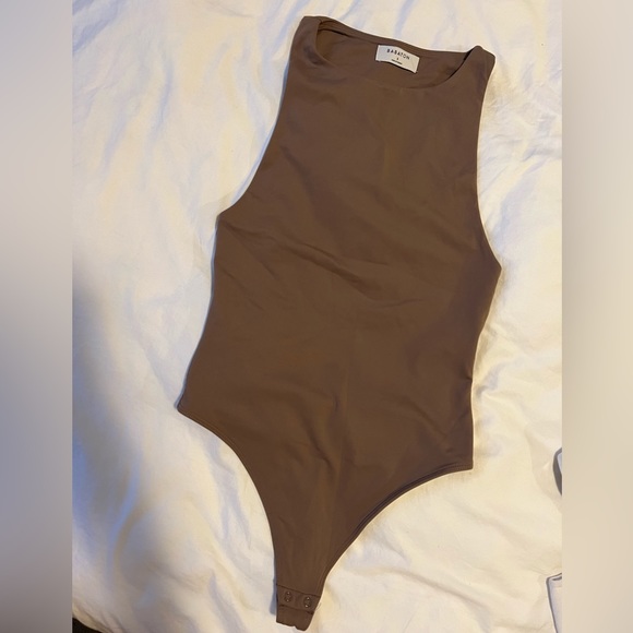 Bundle 3 Babaton Tops - Picture 3 of 14